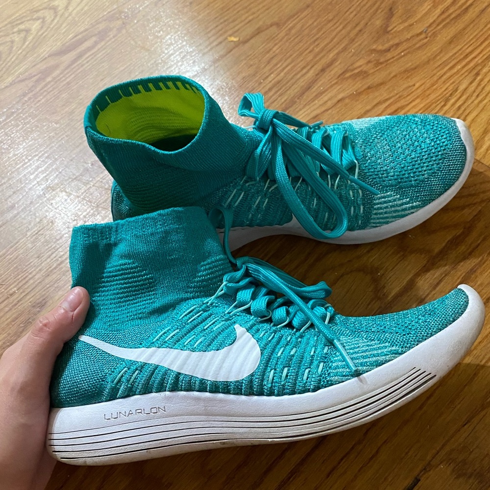 NIKE LUNAREPIC Flyknit Running Sneaker